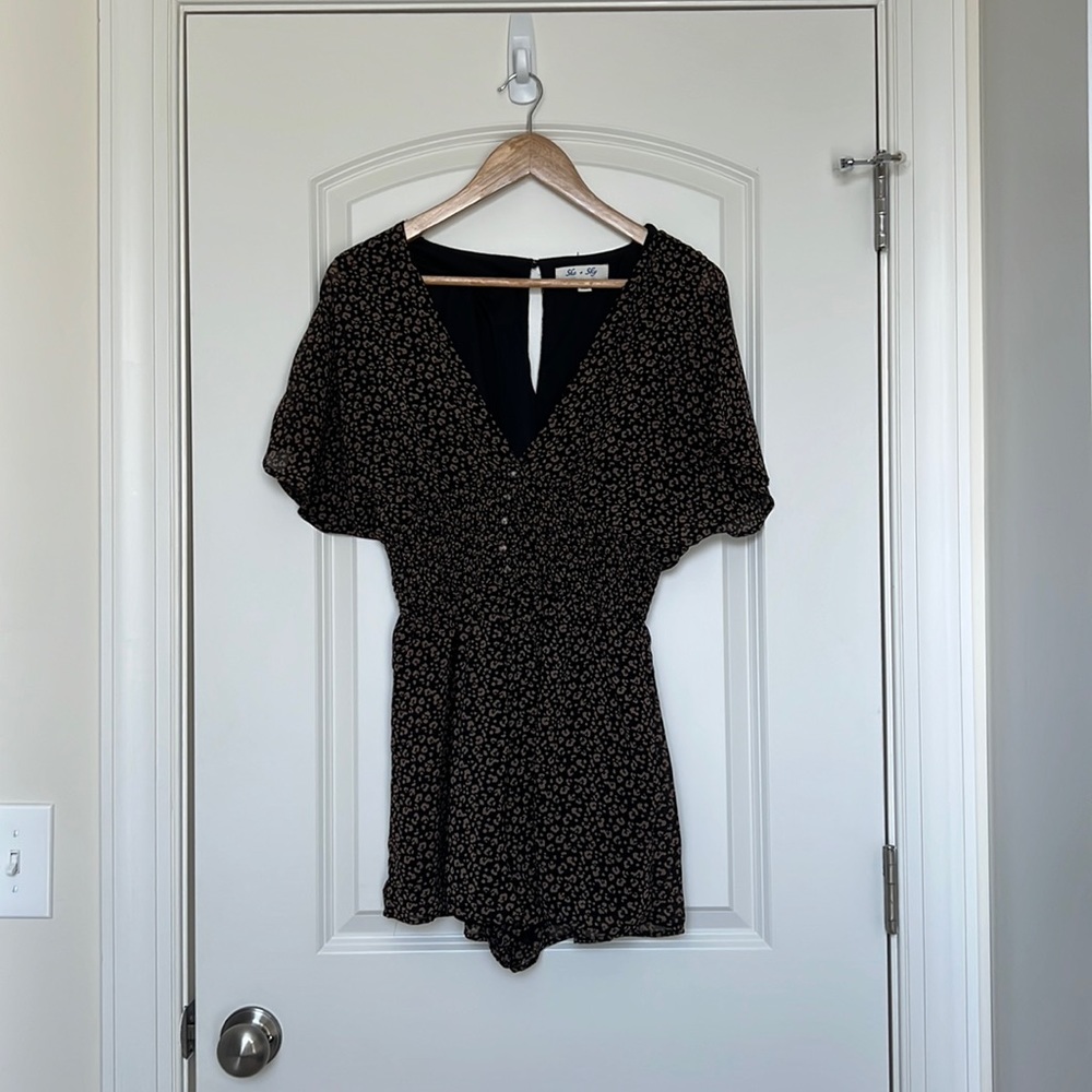 Leopard Print V Neck Romper Small